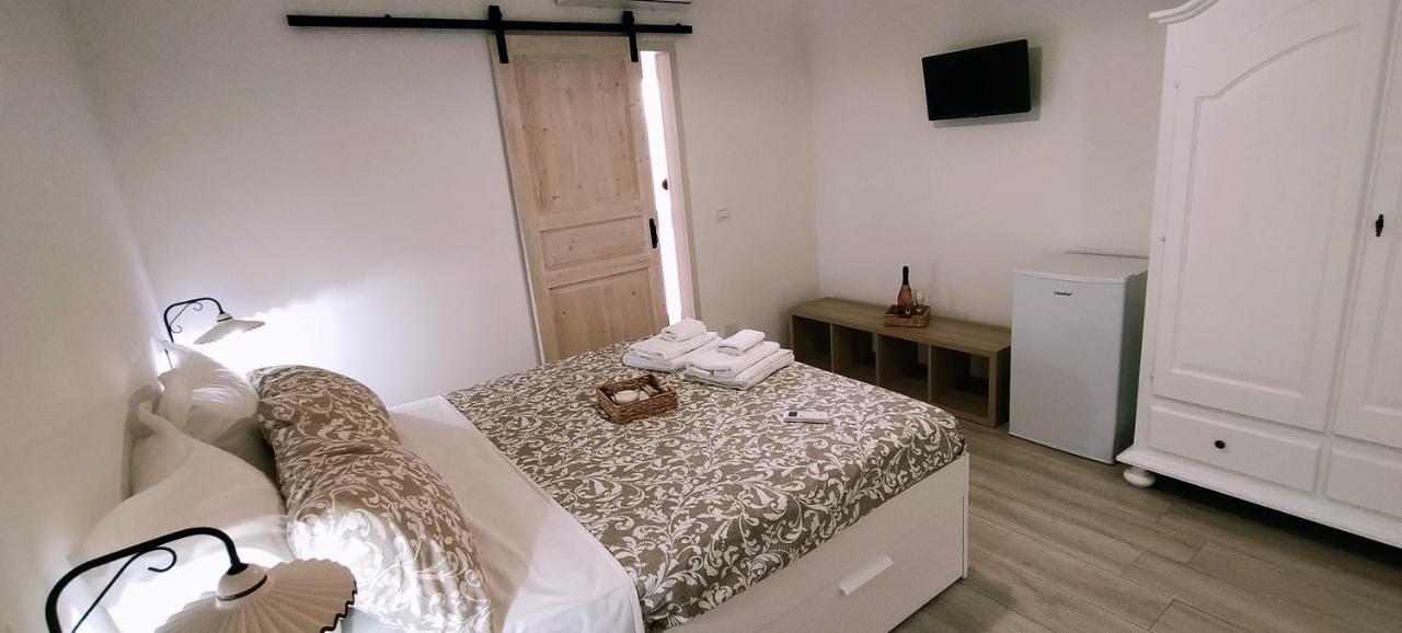 Agriturismo "Terra D'Ulivi" Порто-Чезарео Экстерьер фото