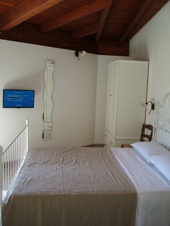 Agriturismo "Terra D'Ulivi" Порто-Чезарео Номер фото