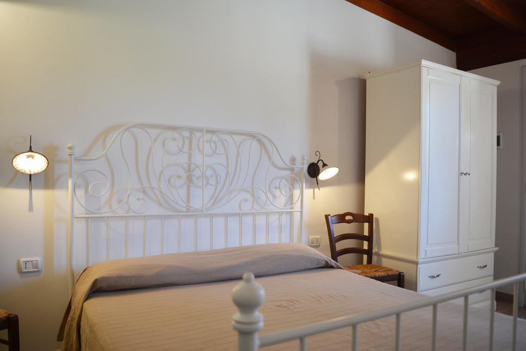 Agriturismo "Terra D'Ulivi" Порто-Чезарео Экстерьер фото