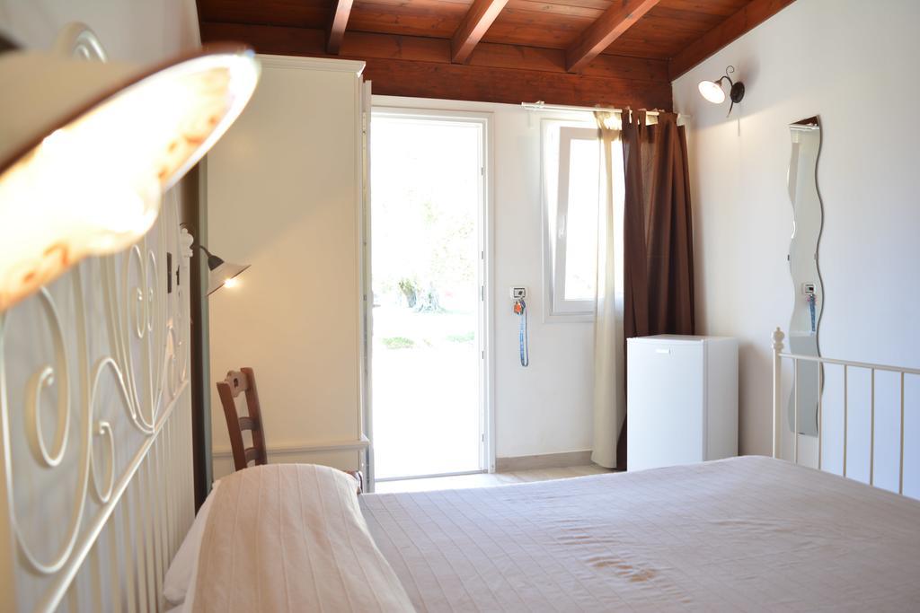 Agriturismo "Terra D'Ulivi" Порто-Чезарео Экстерьер фото