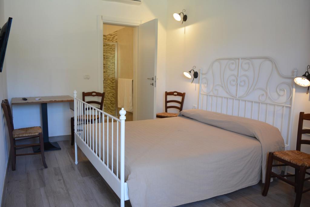 Agriturismo "Terra D'Ulivi" Порто-Чезарео Экстерьер фото